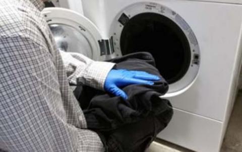 清洗被杀虫剂污染的衣物的贴士